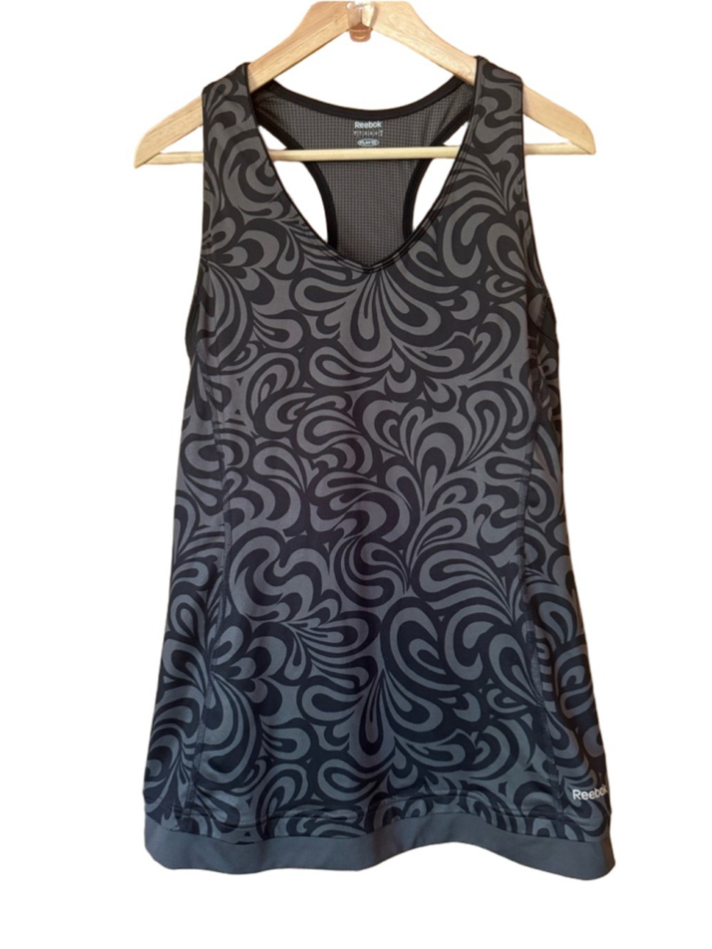 Reebok Play Dry Black & Gray Swirl Patterned v-neck Racerback Tank size large
